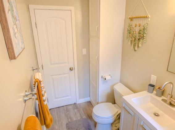 Urban Oasis Stylish Comfort In Northpark South Park Apartment