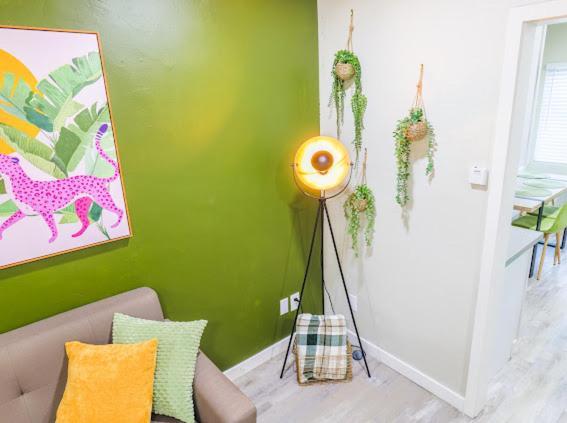 Apartment Urban Oasis Stylish Comfort In Northpark South Park