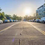 Urban Oasis Stylish Comfort In Northpark South Park