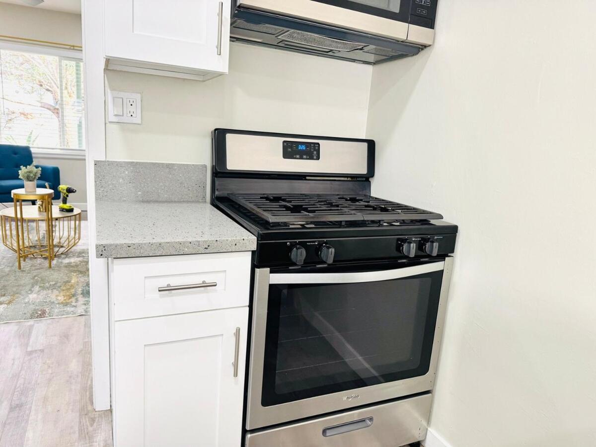 Apartment Urban Oasis Stylish Comfort In Northpark South Park